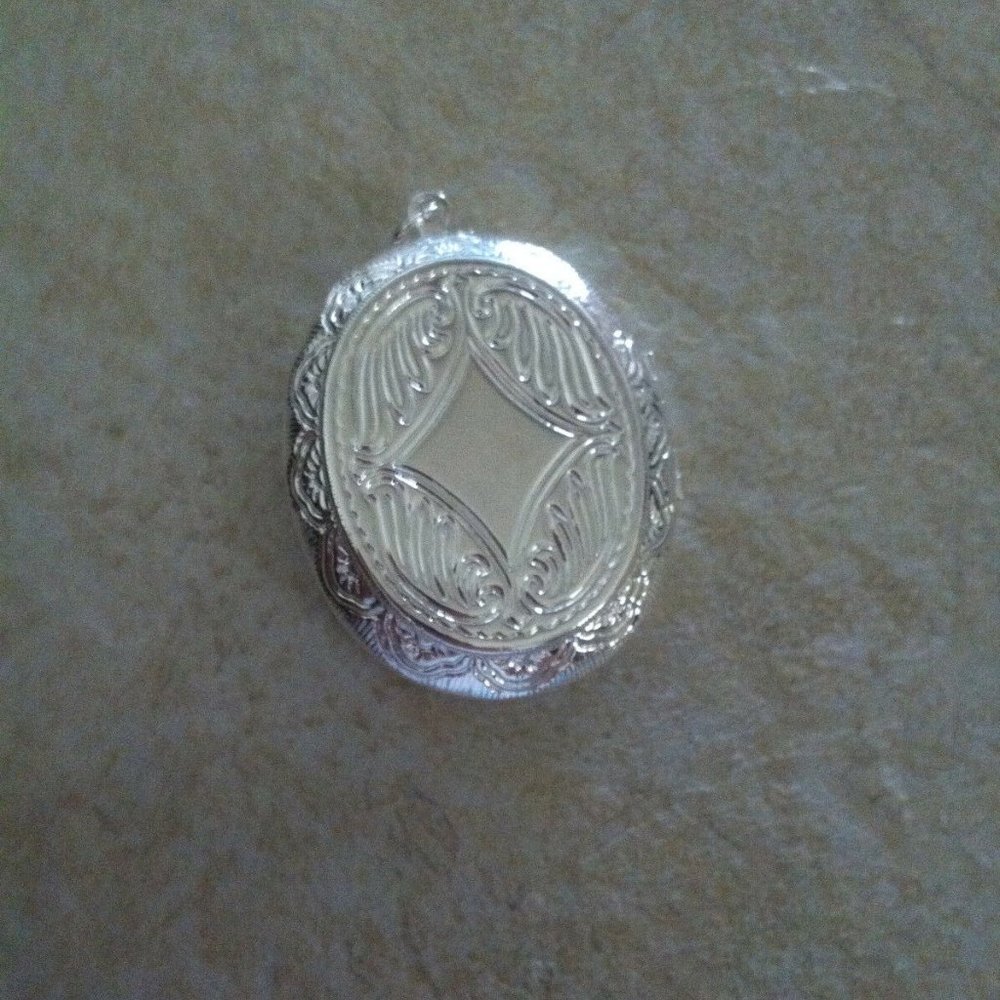 Blue Cameo Hummingbird slvr Locket Photo pill box - Picture 7 of 7
